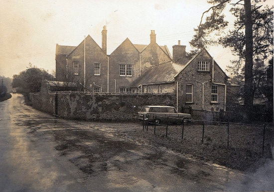 ./Cattistock_Lodge_early_rear_1784086226762