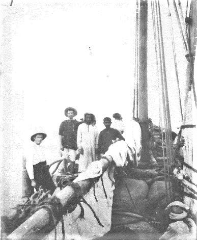 HMS Miner boarding dhow 1913