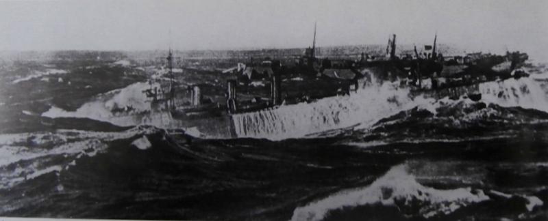 HMS Peyton in rough weather