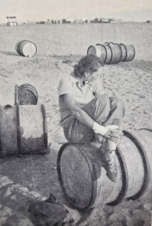 ./Genesta_Heath_on_a_barrel_1781590750575